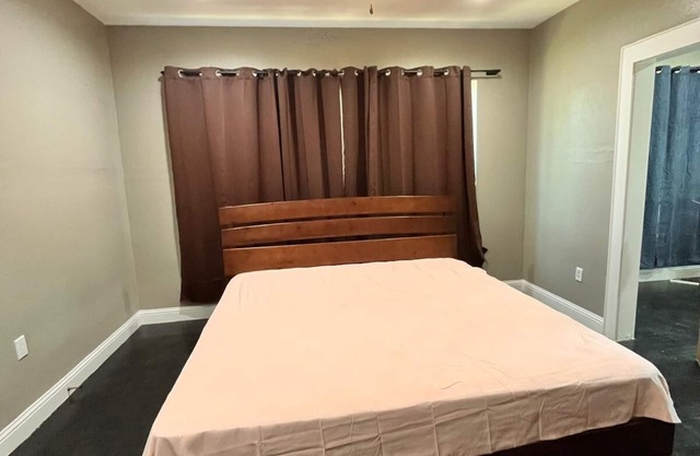 Charming 4-bedroom house with AC and WiFi in wonderful Dallas
