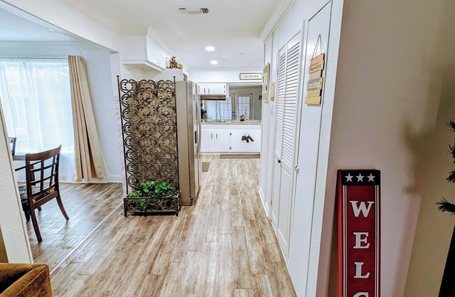 Charming 4-bedroom house with AC, WiFi in fabulous Dallas, Tx