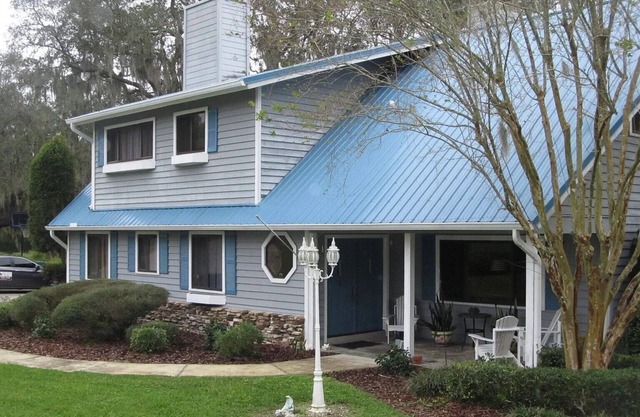 Charming 4-bedroom lakefront house with in Lake Mary