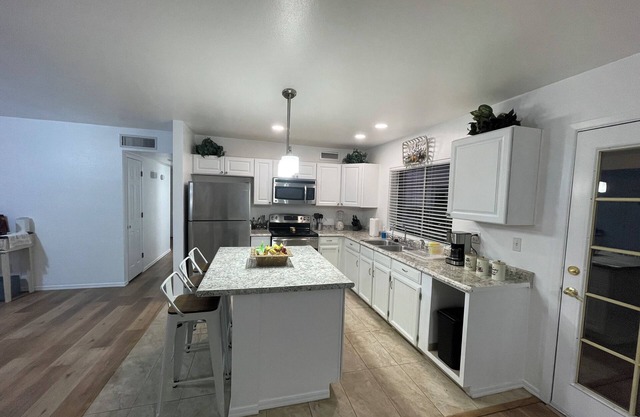 Charming 4-bedroom house in delightful Casa Grande with WiFi, AC