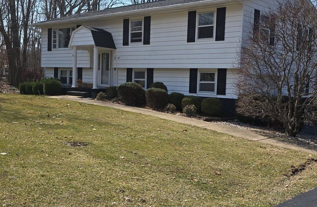 Charming 4 bedroom house with WiFi, AC in gorgeous Mountain Top