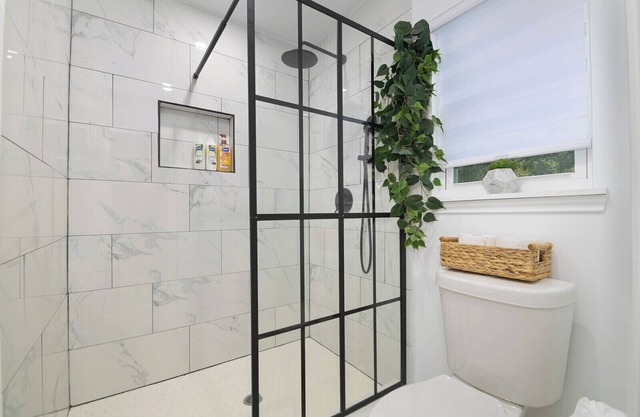 Charming 4-bedroom house with WiFi and AC in amazing San Antonio