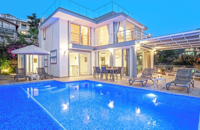 Charming 4-bedroom villa with AC, WiFi in phenomenal Antalya