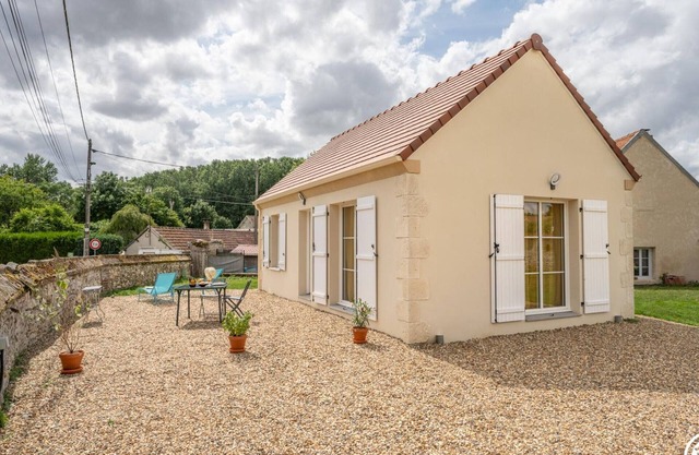 Charming 40m² Cottage in Fay-les-Étangs: Tranquil Getaway, Modern Amenities, Near Nature & Paris