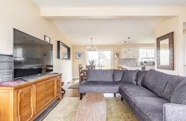 Charming 6 BR Home w/Game Room Perfect for Groups