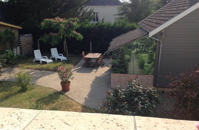 Charming Air-Conditioned Cottage with Garden, 10km from Beauval Zoo