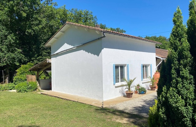 Charming and Fully Refurbished 2 Bedroom Gite on the Charente/Dordogne Border
