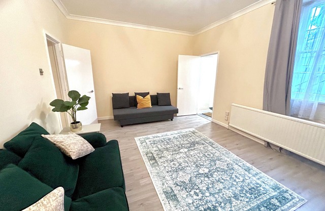 Charming and spacious apartment in the heart of central London!