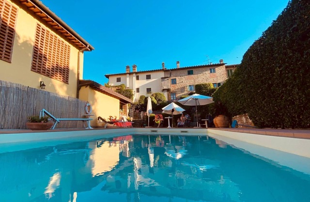 CHARMING APARTMENT IN THE MIDDLE OF TUSCANY WITH SWIMMING-POOL. WINE TASTINGS