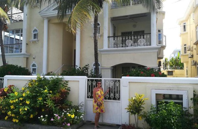 Charming apartment about 120m from the beautiful beach of Trou aux Biches.