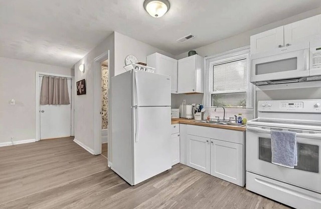 Charming apartment with AC and WiFi in beautiful Portsmouth