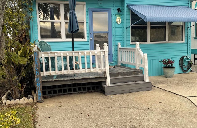 Charming Beach Cottage in Windmill Village located on Hutchinson Island.