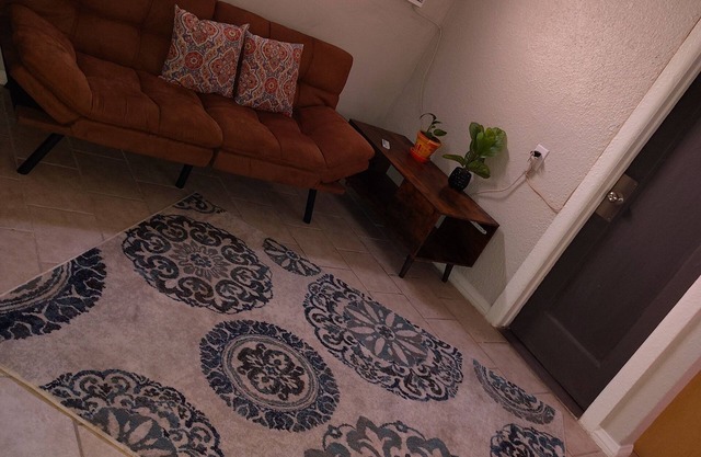 Charming bungalow with AC and WiFi in superb Las Vegas