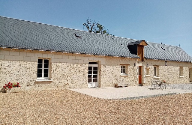 Charming Countryside Home with Farm Animals, Large Garden, and Proximity to Local Attractions