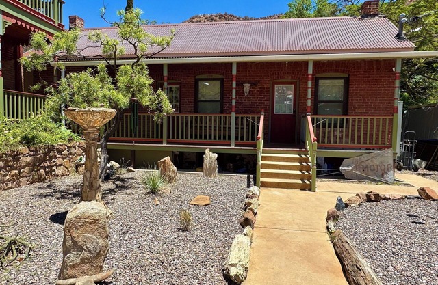 Charming casita in Historic Brewery Gulch walking distance to everything!