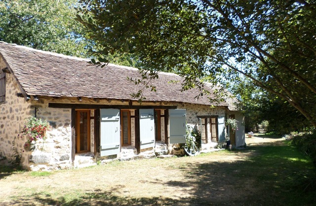 Charming character cottage in the heart of the French lake district