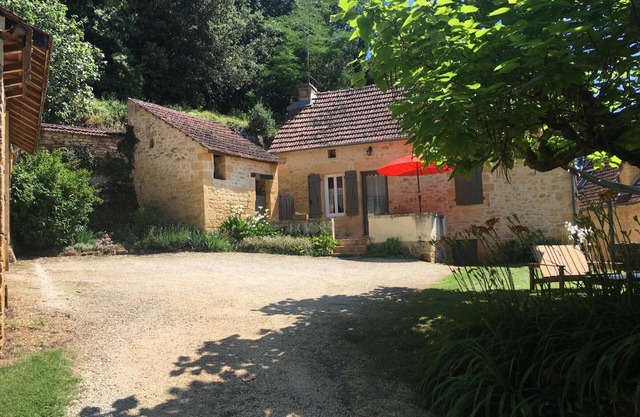Charming countryside house with garage and bikes, near Dordogne and tourist sites
