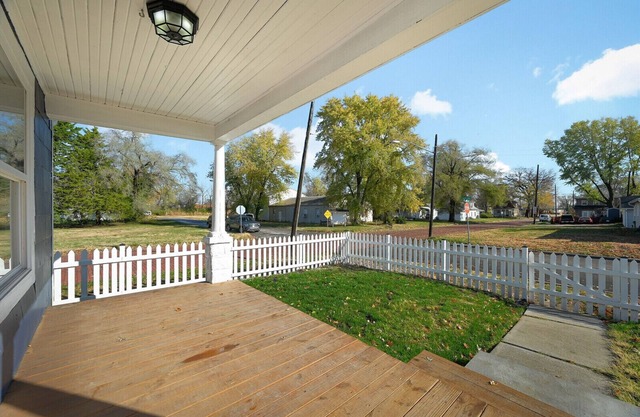 Charming, corner lot bungalow! Newly renovated!