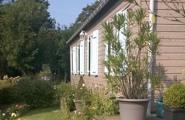 Charming cottage 200 meters from the beach, in beautiful wooded property