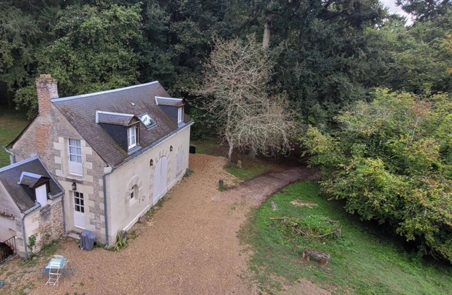Charming cottage near Amboise with large garden and Wi-Fi
