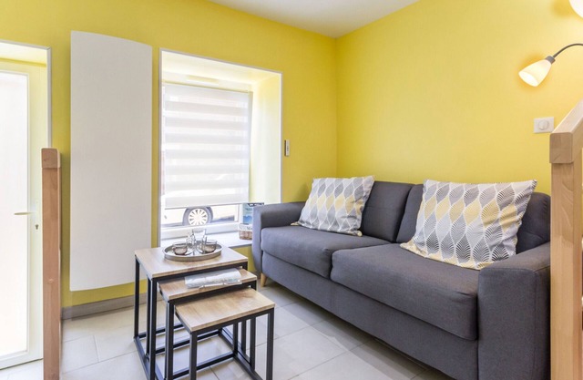 Charming Cottage near River & Park, 10km from Nantes, Free Parking, WiFi, Baby-Friendly