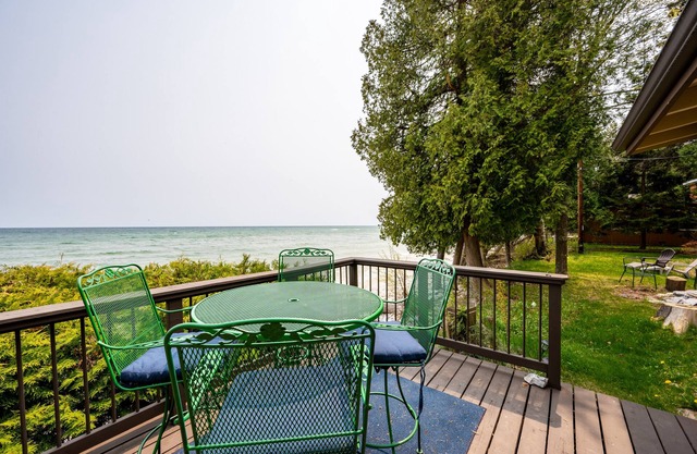 Charming Cottage On The Shore Of Lake Michigan!