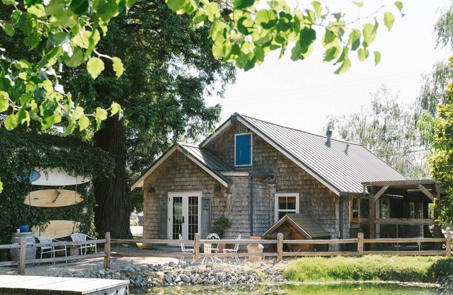 Charming Cottage on Winery Estate