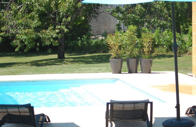 Charming Cottage with Pool & Private Lake near Scenic Dordogne