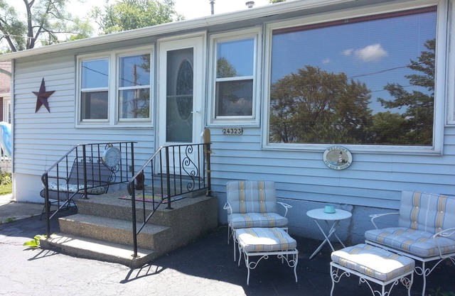 Charming Cottage with Beautiful Lake Views