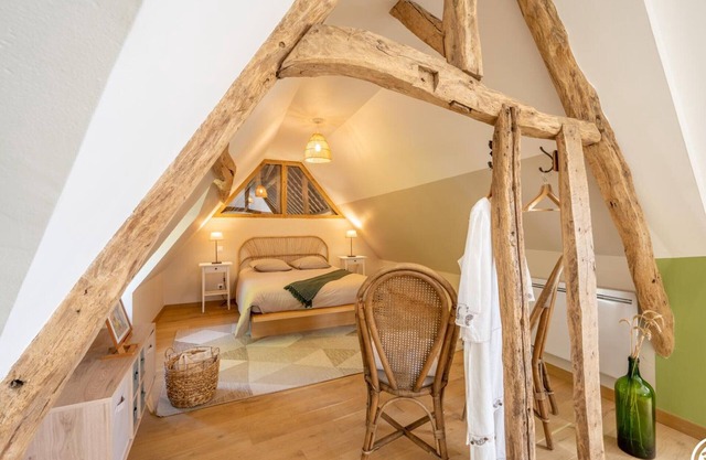 Charming Cottage with Garden, Wi-Fi, BBQ, and Equestrian Facilities in Scenic Picardie Village
