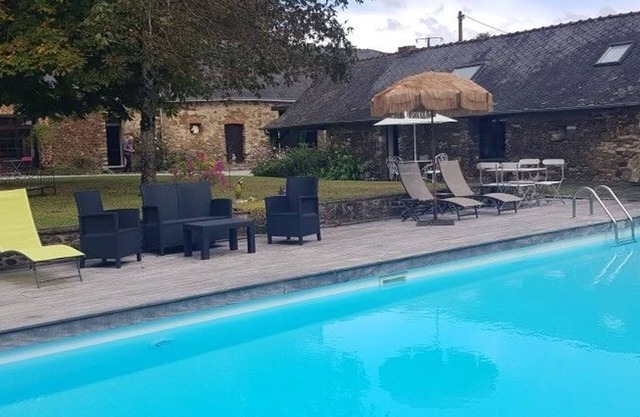 Charming Cottage with Heated Pool, Garden & Countryside Views