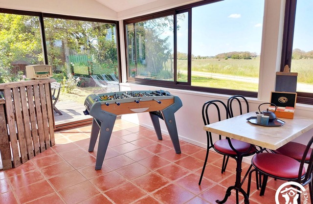 Charming Countryside Retreat with Modern Amenities, Babyfoot, and Nearby Leisure Activities