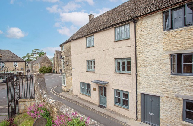 Charming dog friendly cottage in the Cotswolds - The Old House