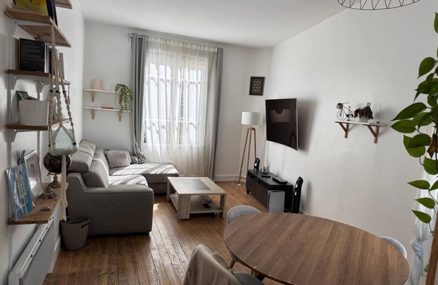 Charming Duplex in the Heart of Bordeaux – Walk Everywhere!