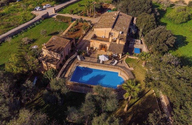 Charming typical Mallorcan finca, quiet location in the countryside