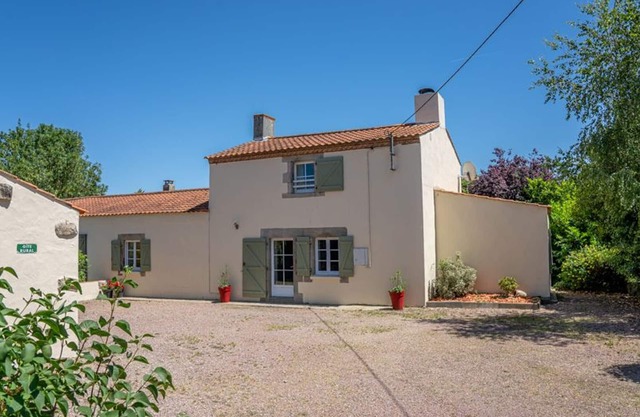 Charming Farmhouse with Garden, Terrace, and Fireplace near Froidfond Village