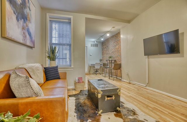 Charming Federal Hill! One Bedroom With Vibes