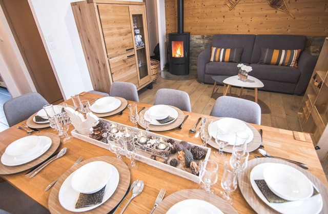 Charming T3, 52m2, 2 balconies, 2 bedrooms, Wood-burning stove, Sleeps 6/8, Parking