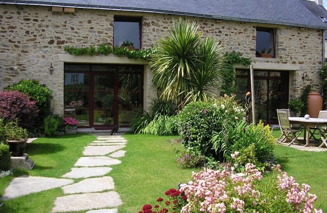 Charming Renovated Cottage in Brière Park with Garden, Near Guérande