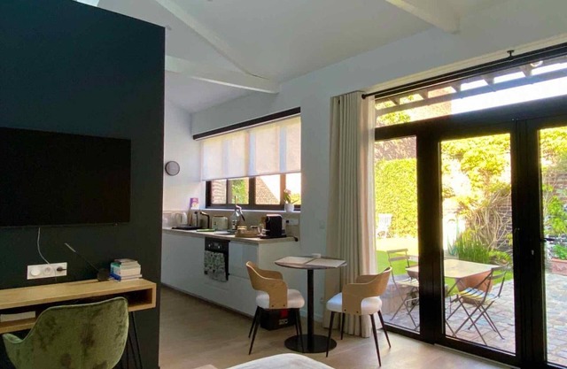 Charming Studio w/Private Garden, Near Lille & Transport