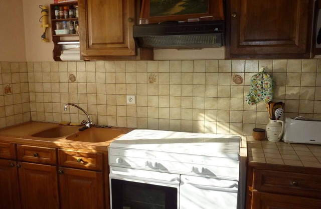 Charming House in Saint Pierre d'Oléron - Close to Beach & Port - Sleeps 4