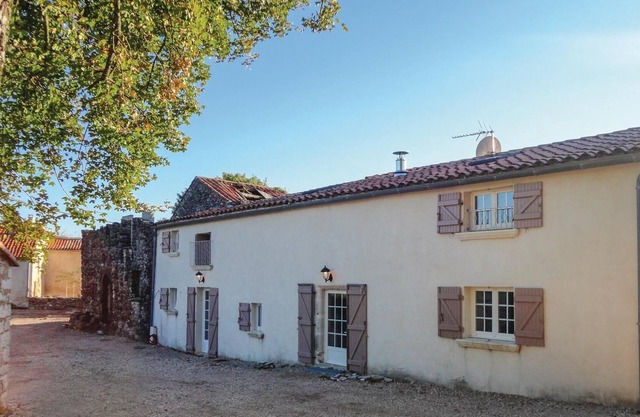 Charming cottage 30 km from Clermont-l.
