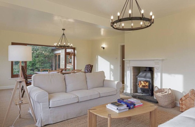 Charming 3BD Cotswolds Family Retreat