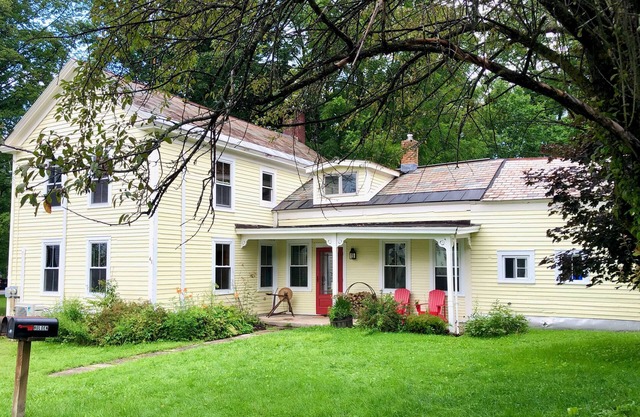 Charming getaway cottage by the Green Mountains/Killington/Okemo in Vermont!