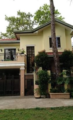 Charming Getaway @ The City of Pines