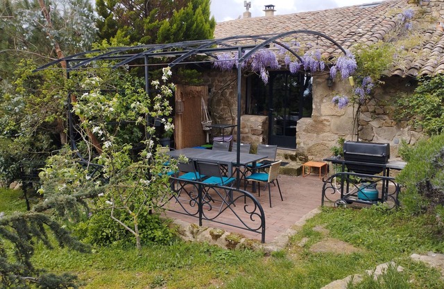 Charming gîte ★ in an 18th-century fortified farmhouse