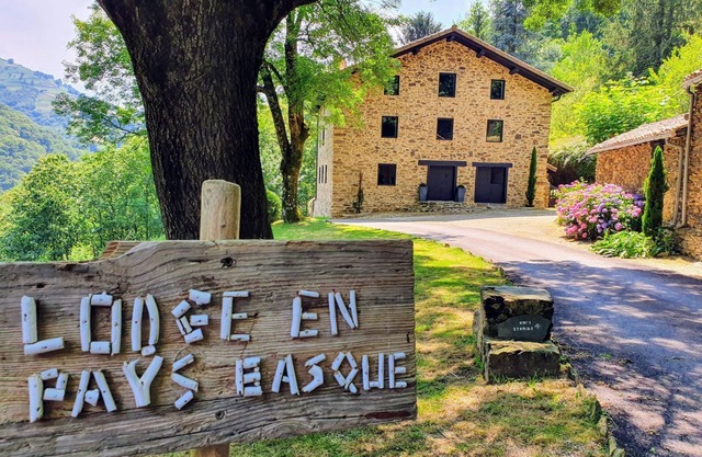 Charming gîte with SPA/Jacuzzi Lodge in the Basque Country