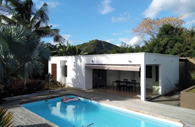 Charming house in a green setting 10 minutes from the beach!