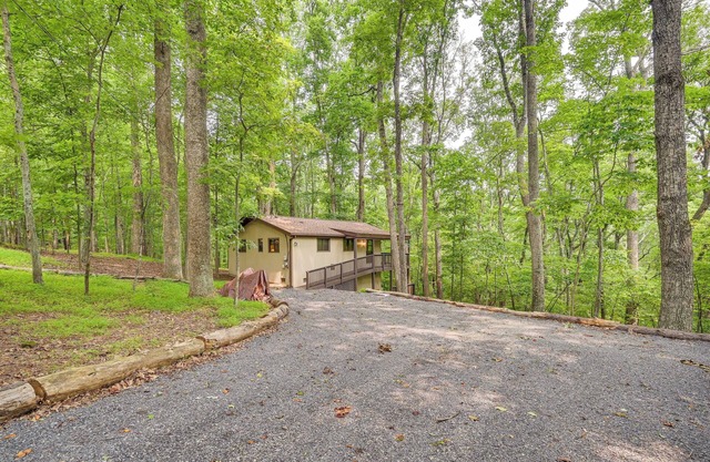 Charming Hedgesville Retreat w/Deck + Fireplace!