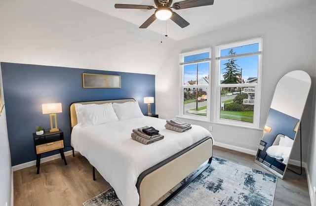 Charming Historic 2-Bedroom Retreat in North Everett with Modern